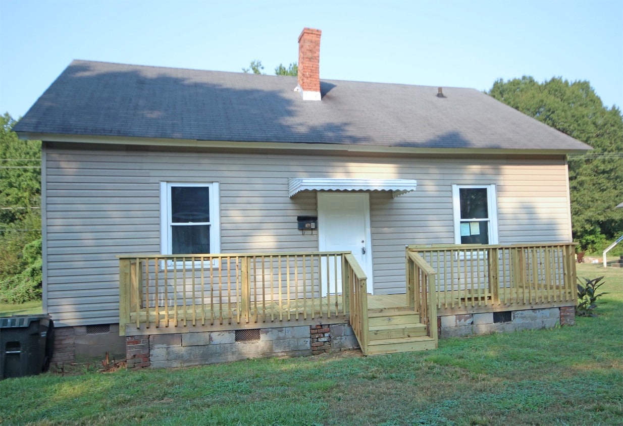 Primary Photo - 11 Bobo St