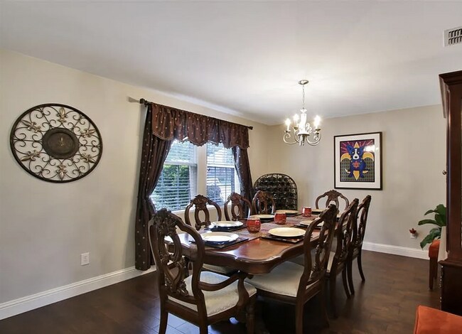 Foto del edificio - 1007 Shelborn Dr