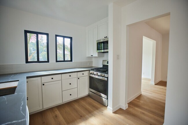 Building Photo - 1544 Westerly Terrace