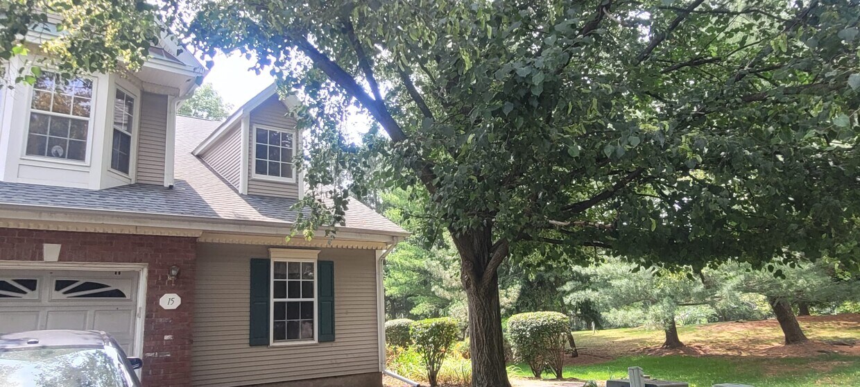 15 Diamond Ct, Franklin Township, NJ 08823 Townhome Rentals in