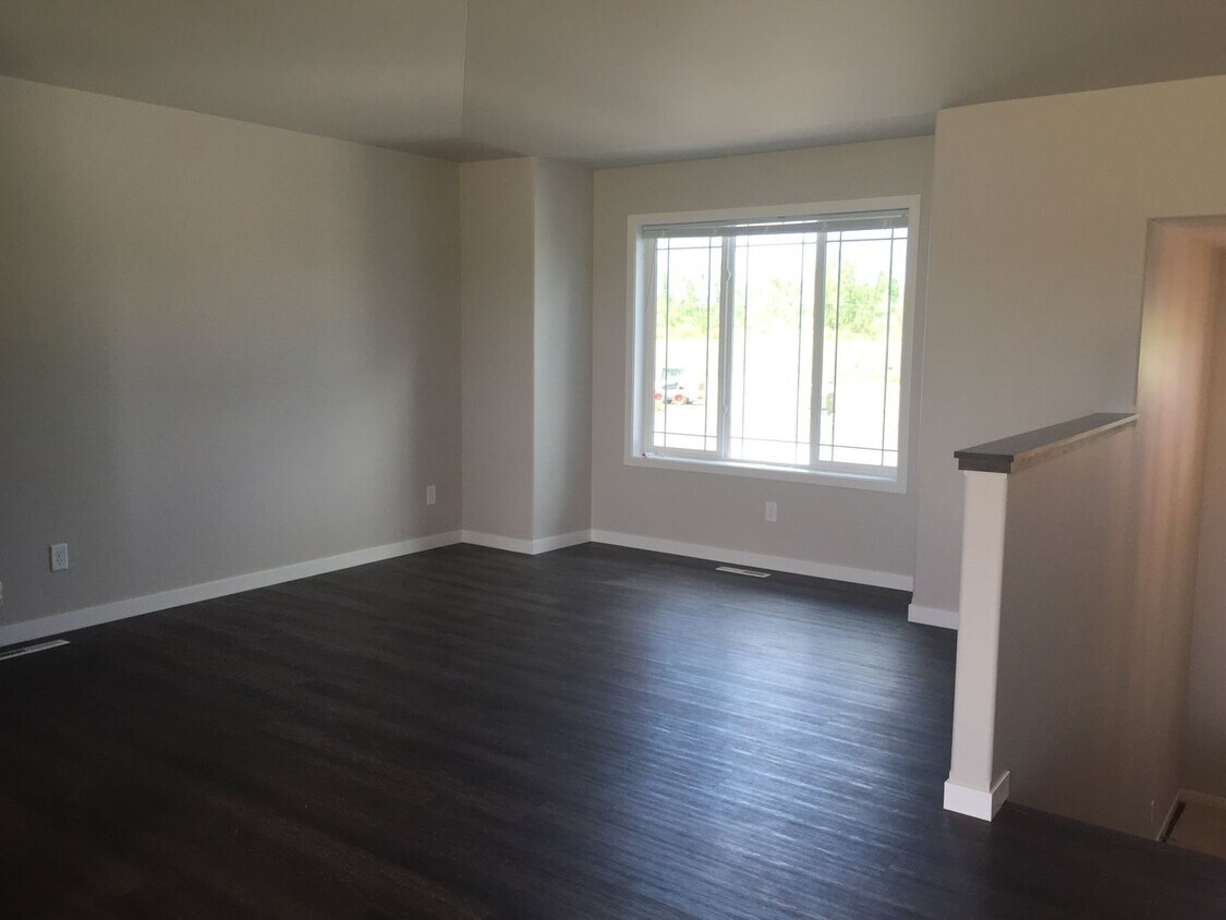 Foto del edificio - 1397 Goldenwood Dr