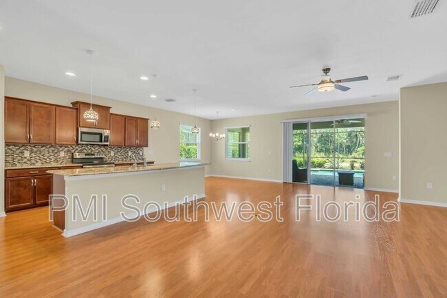 Foto del edificio - 2844 Esmeralda Dr