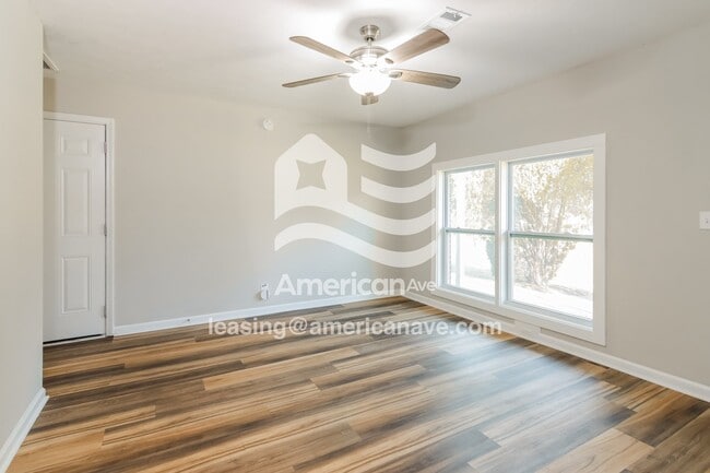 Building Photo - 4964 Gardiner Dr