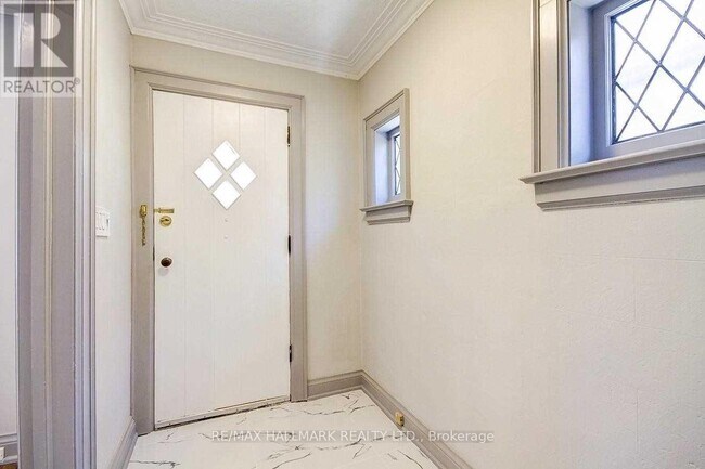 Building Photo - 330 Sammon Ave