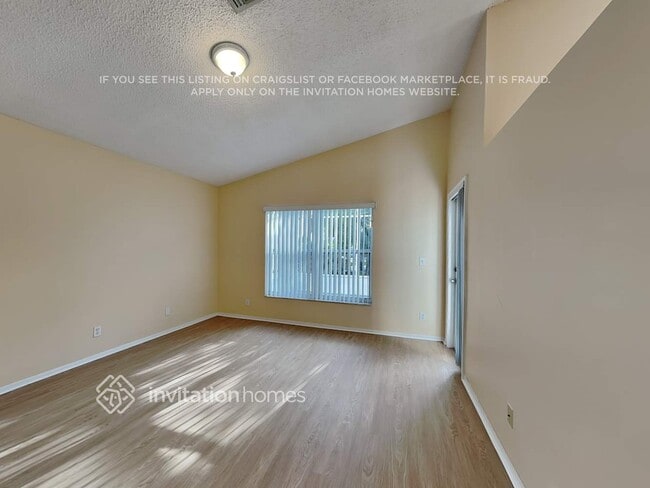 Foto del edificio - 18206 SW 4th St