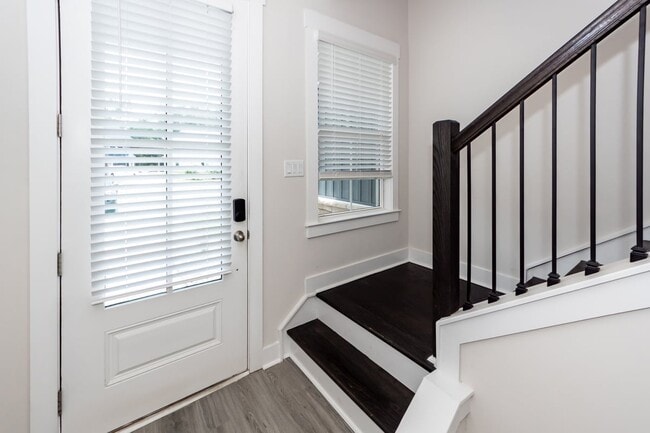 Building Photo - 7722 Park Gate Dr