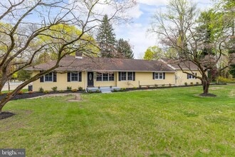 Building Photo - 370 Ganttown Rd