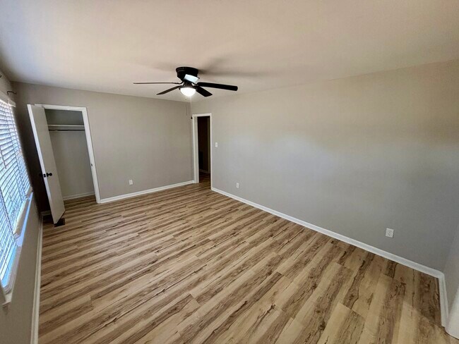 Foto del edificio - 17456 Lucas Ferry Rd