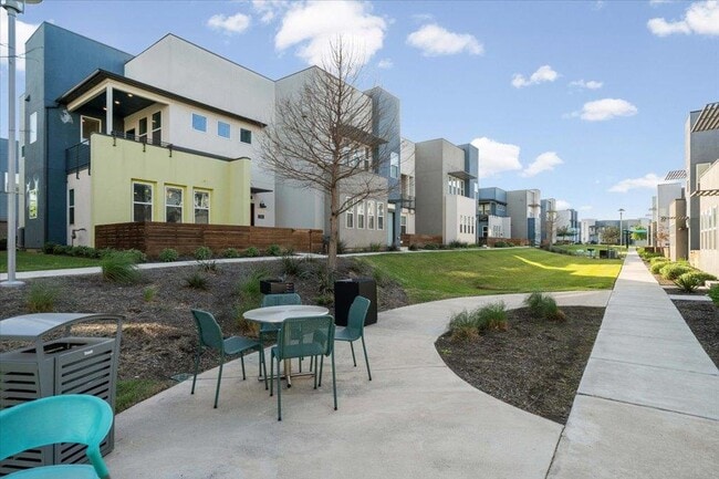 Foto del edificio - 9015 Cattle Baron Path