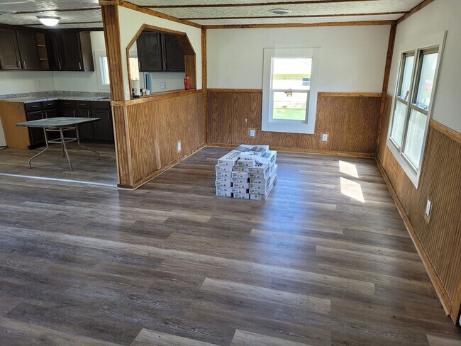 Foto del edificio - 3 BR 1 Bath - Complete Interior Remodel!