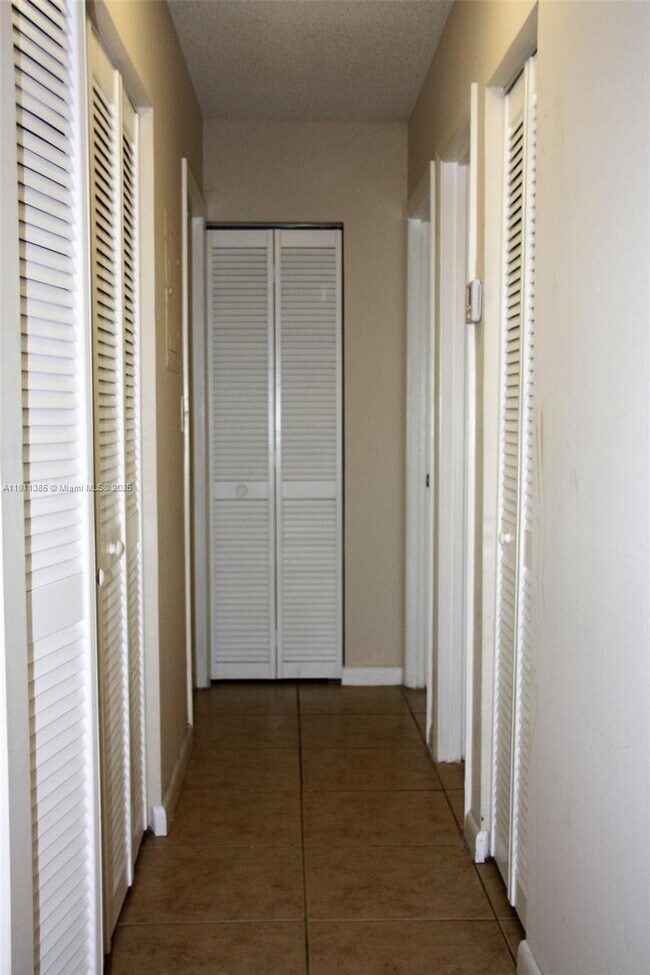 Foto del edificio - 11462 NW 43rd St