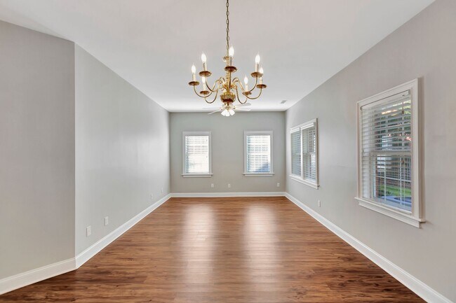 Foto del edificio - Town home in the heart of Mount Pleasant