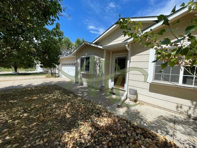 Building Photo - 746 S Legend Ln