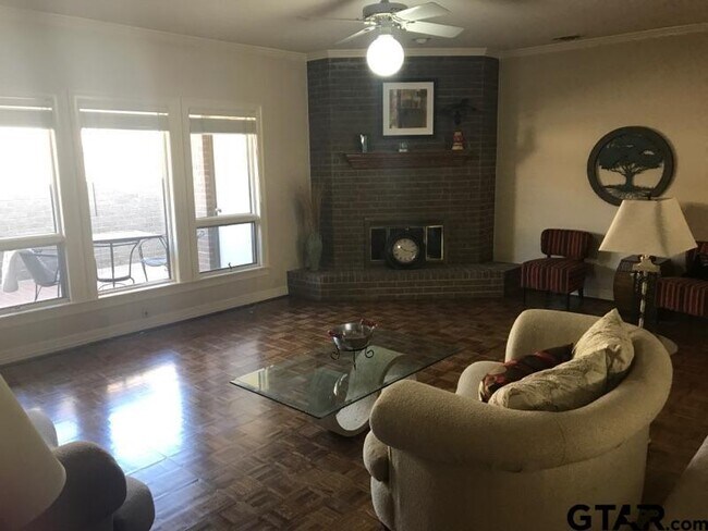 Foto del edificio - 502 Woodland Hills Dr