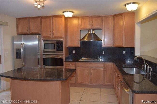 Building Photo - 28431 Carlton Way Dr