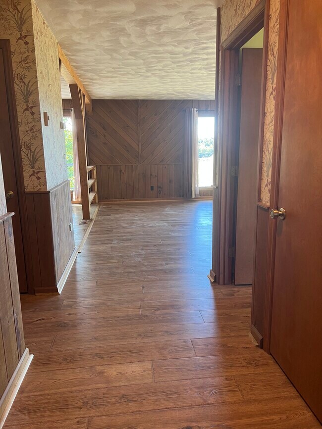 Building Photo - 281 Myrtle Ln