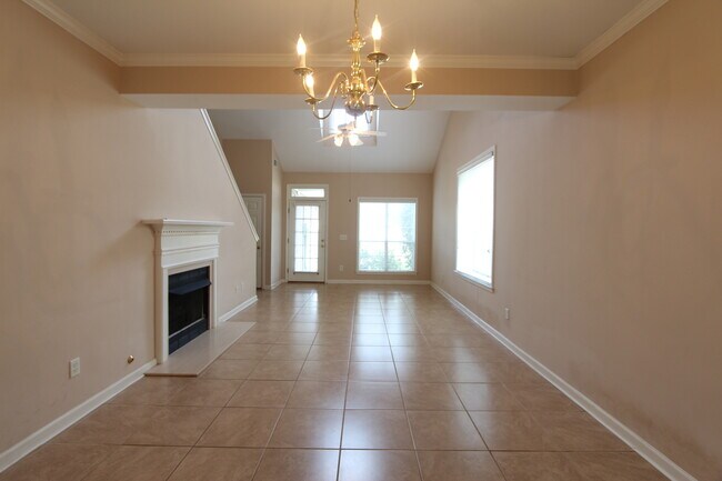 Building Photo - 1561 Savannah Park Ln