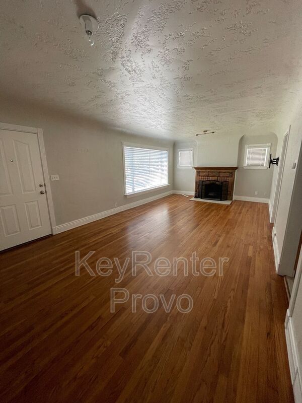 Building Photo - 330 W 200 S