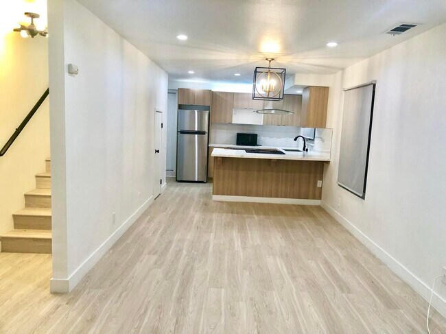 Building Photo - 2510 Cabrillo Ave