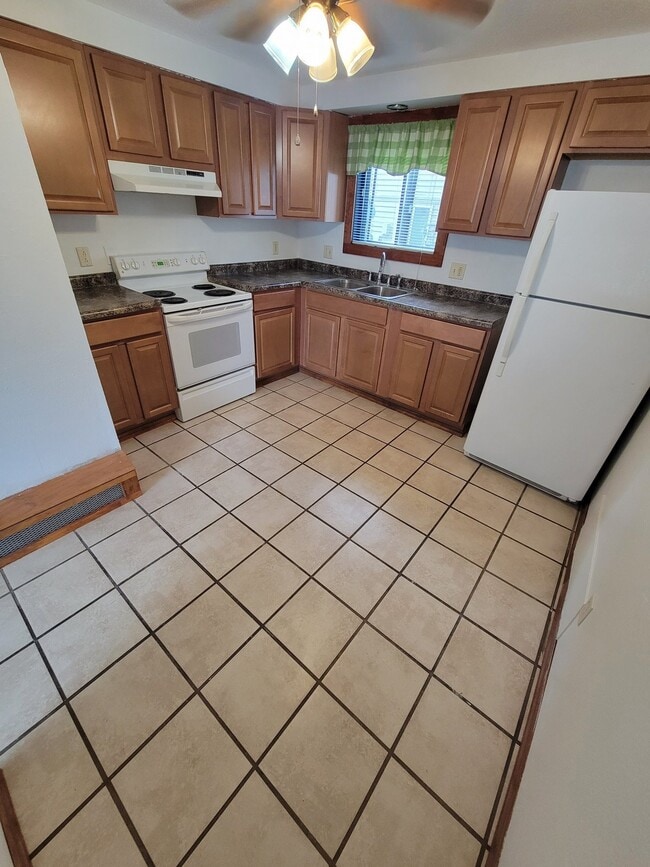 Building Photo - 2 Bedroom | 1 Bathroom Unit in Marion Avai...