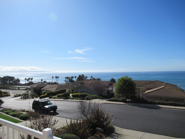 Foto del edificio - AVAILABLE JULY - 3 bed, 2.5 bath with Beau...