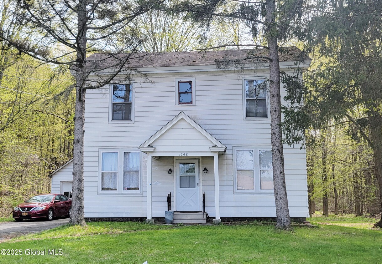 Foto principal - 92 Miller Rd