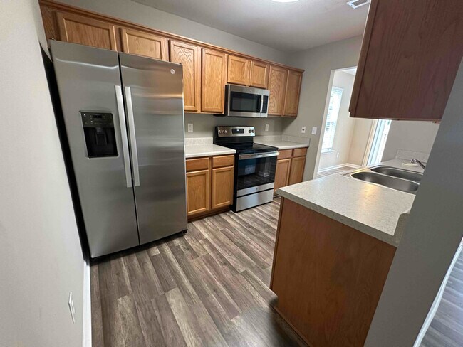 Building Photo - 763 Bellview Way