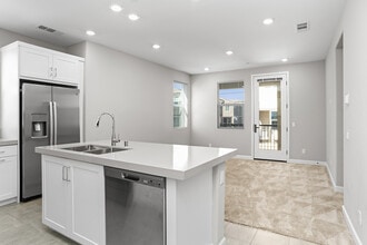 Building Photo - 1219 Sunrise View