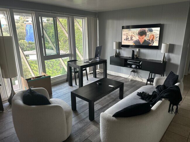 sala de estar amueblada - 2300 Sunset Heights Dr