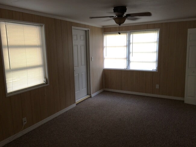 Foto del edificio - 772 73rd Ave N