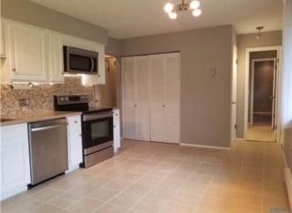 Building Photo - 2281 N Manor Dr