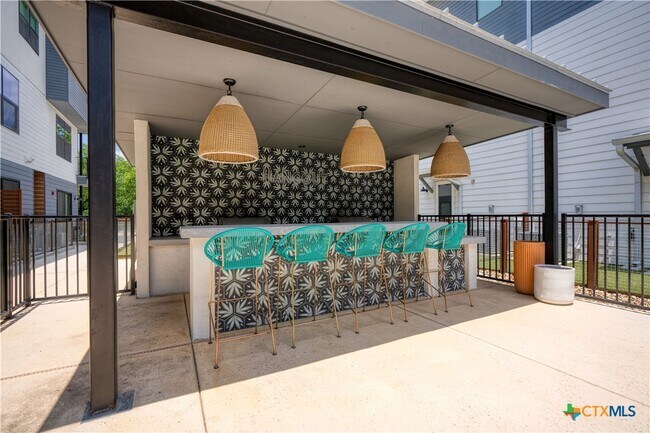 Foto del edificio - 1208 N Academy Ave