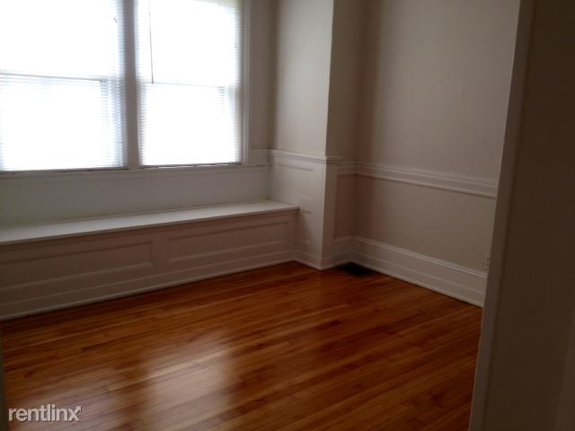 Building Photo - 1 br, 1 bath  - 707 Center St Apt 4