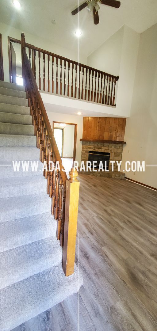 Foto del edificio - Affordable Duplex in Blue Valley School District-Available NOW!!