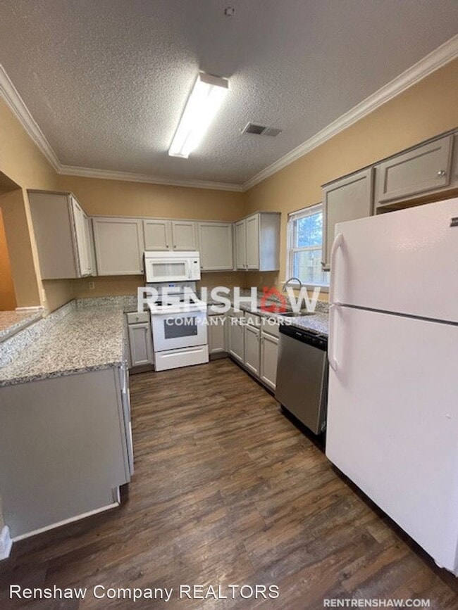 Building Photo - 2 br, 2.5 bath House - 8532 Farmington Blvd