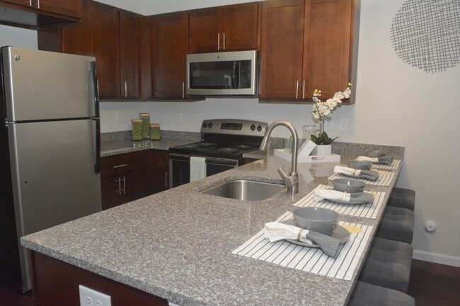 Building Photo - The Reserve at Forest Hills