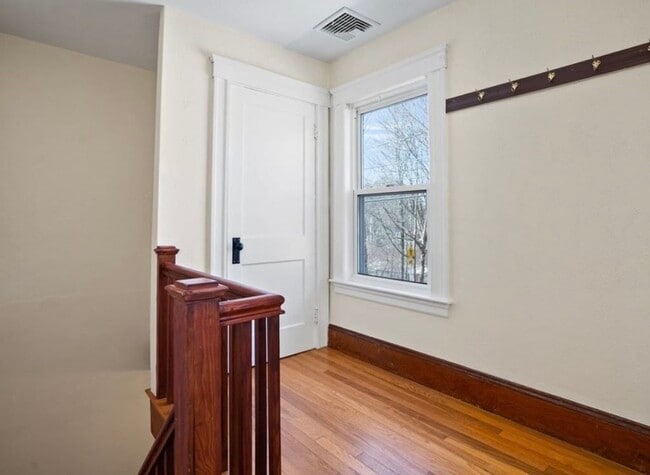 Building Photo - 34 Sparhawk St
