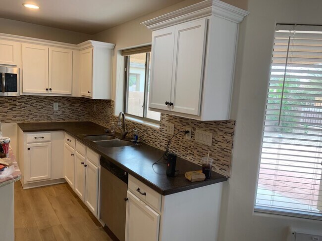 Foto del edificio - 14200 W Larkspur Dr