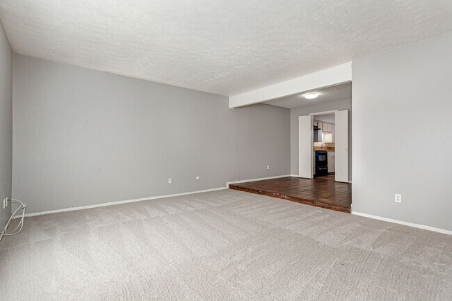 Foto del edificio - 10248 Regal Oaks Dr