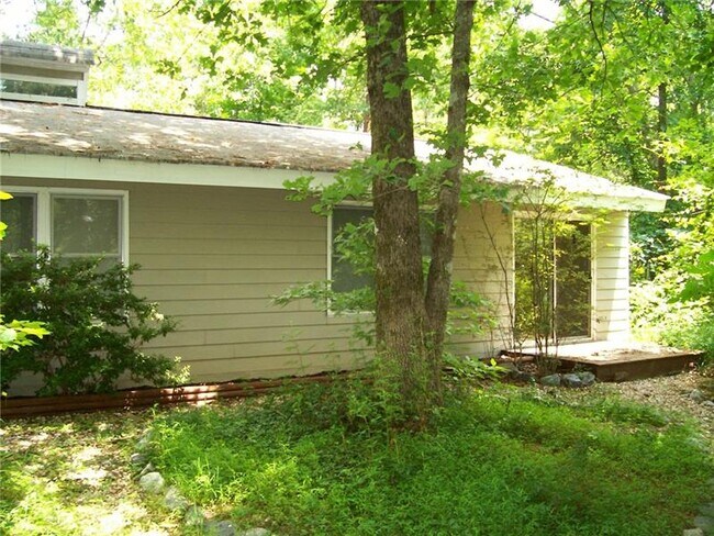 Building Photo - 372 Azalea Ridge