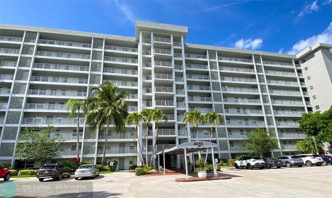 Foto del edificio - 4015 W Palm Aire Dr