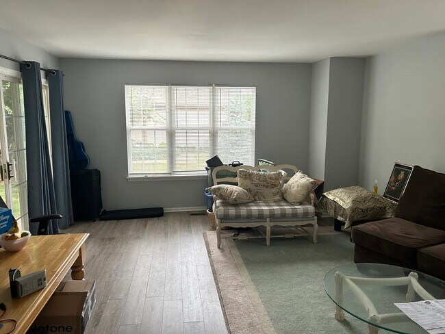 Foto del edificio - 2503 Sheehan Dr