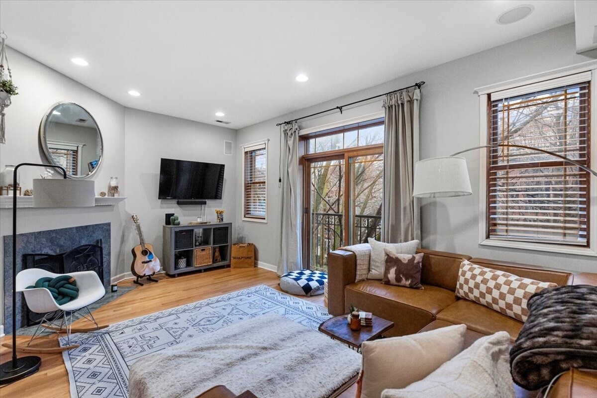 Foto principal - Prime 2 bed condo in old town