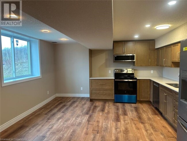 Building Photo - 244 Ladyslipper Dr
