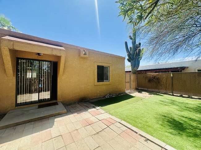 Building Photo - 1st Month Free Move In Special! Spacious 2...