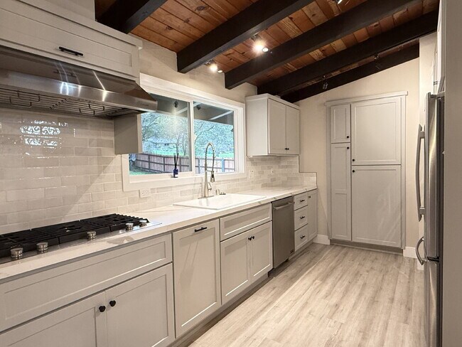 Foto del edificio - Lovely Single-Story Home in Corte Madera!