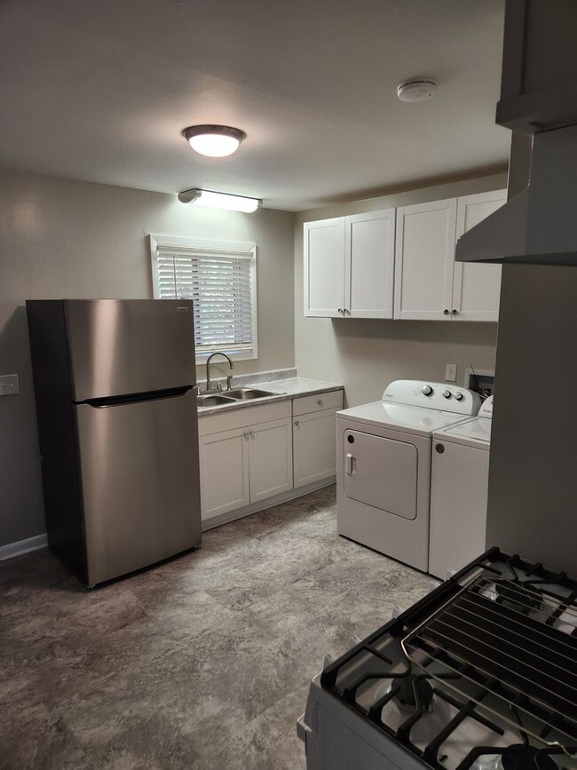 Building Photo - Chapel Hill/2BR Brookside Condo