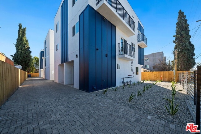 Foto del edificio - 6336 Beck Ave