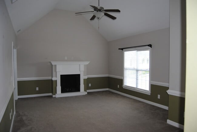 Building Photo - 105 Tillage Pl