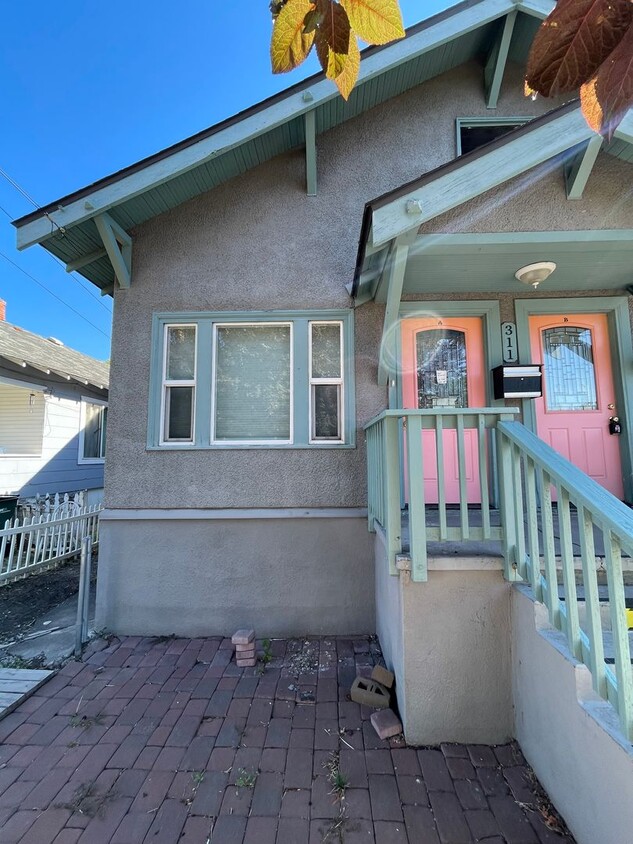 Primary Photo - Charming Craftsman-Style Oversized 1 Bedro...